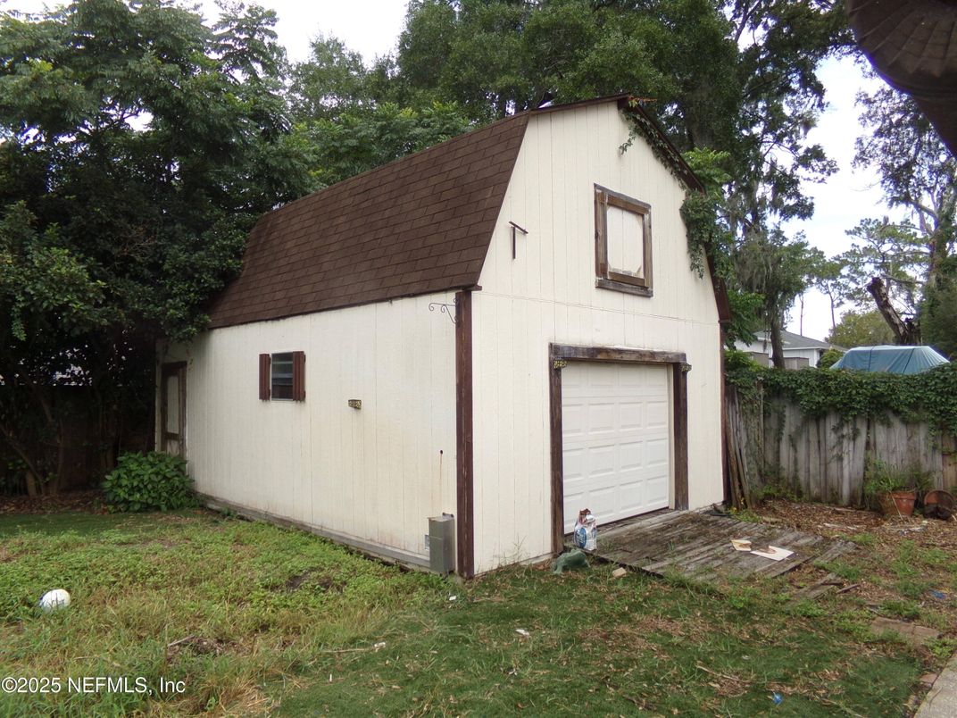Detached Garage, Exterior
