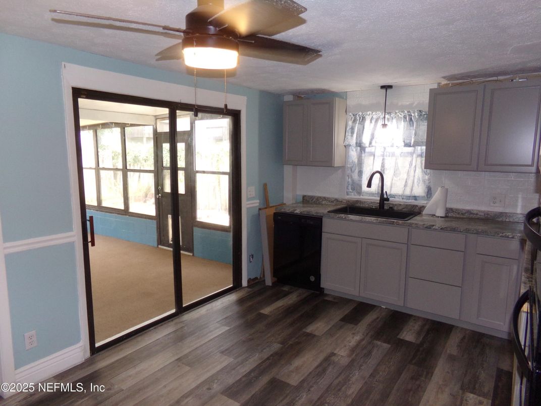 Interior, Kitchen, Pendant Lights, Wood Texture Flooring