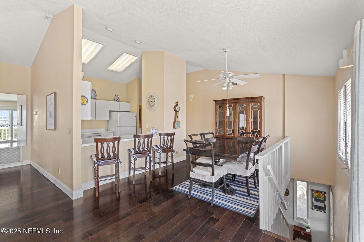 Dining room, Interior, Kitchen, Recessed Lighting, Wood Texture Flooring