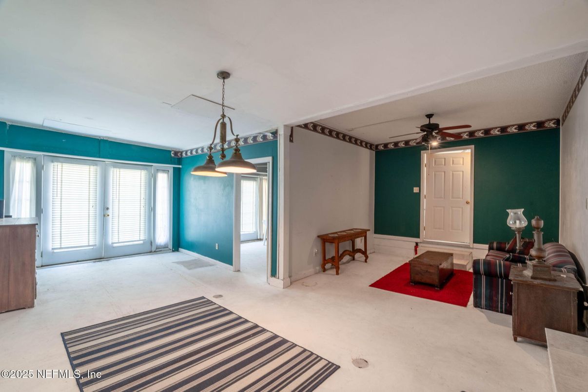 Empty room, Interior, Pendant Lights