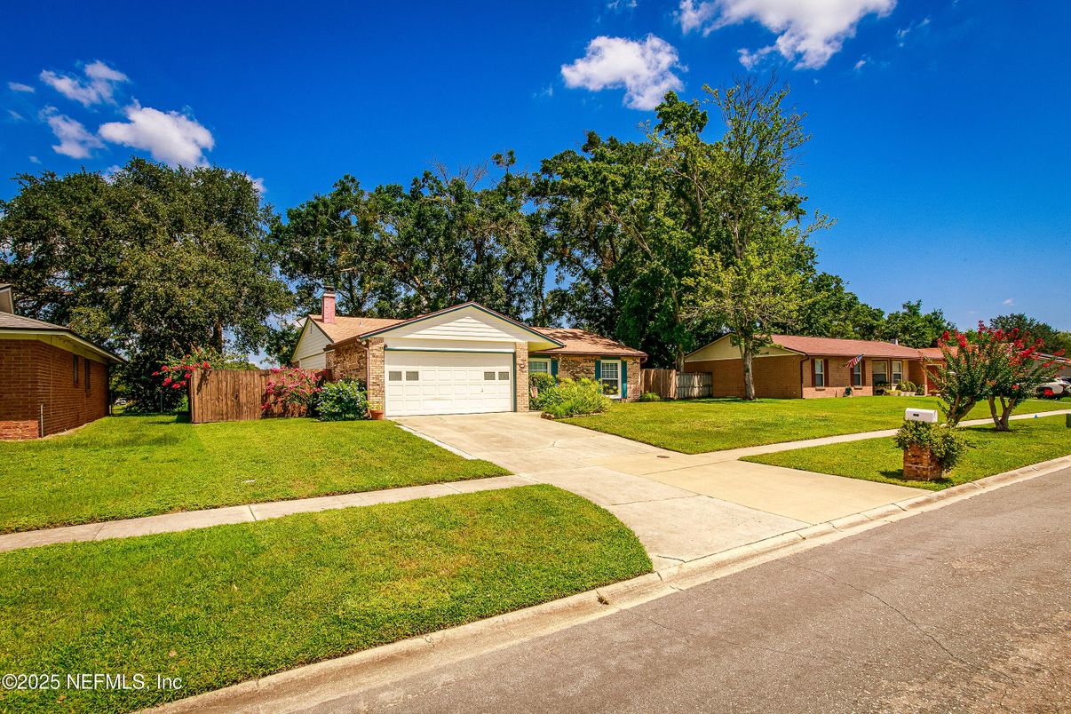 Detached Garage, Exterior