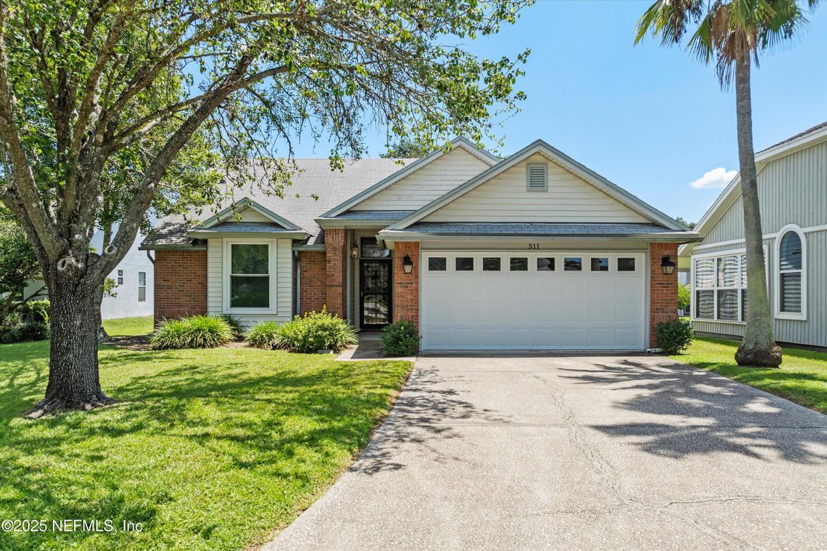 Attached, Exterior, Facade, Brick Facade, Ranch