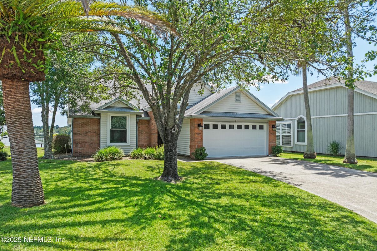 Attached, Exterior, Facade, Brick Facade, Ranch