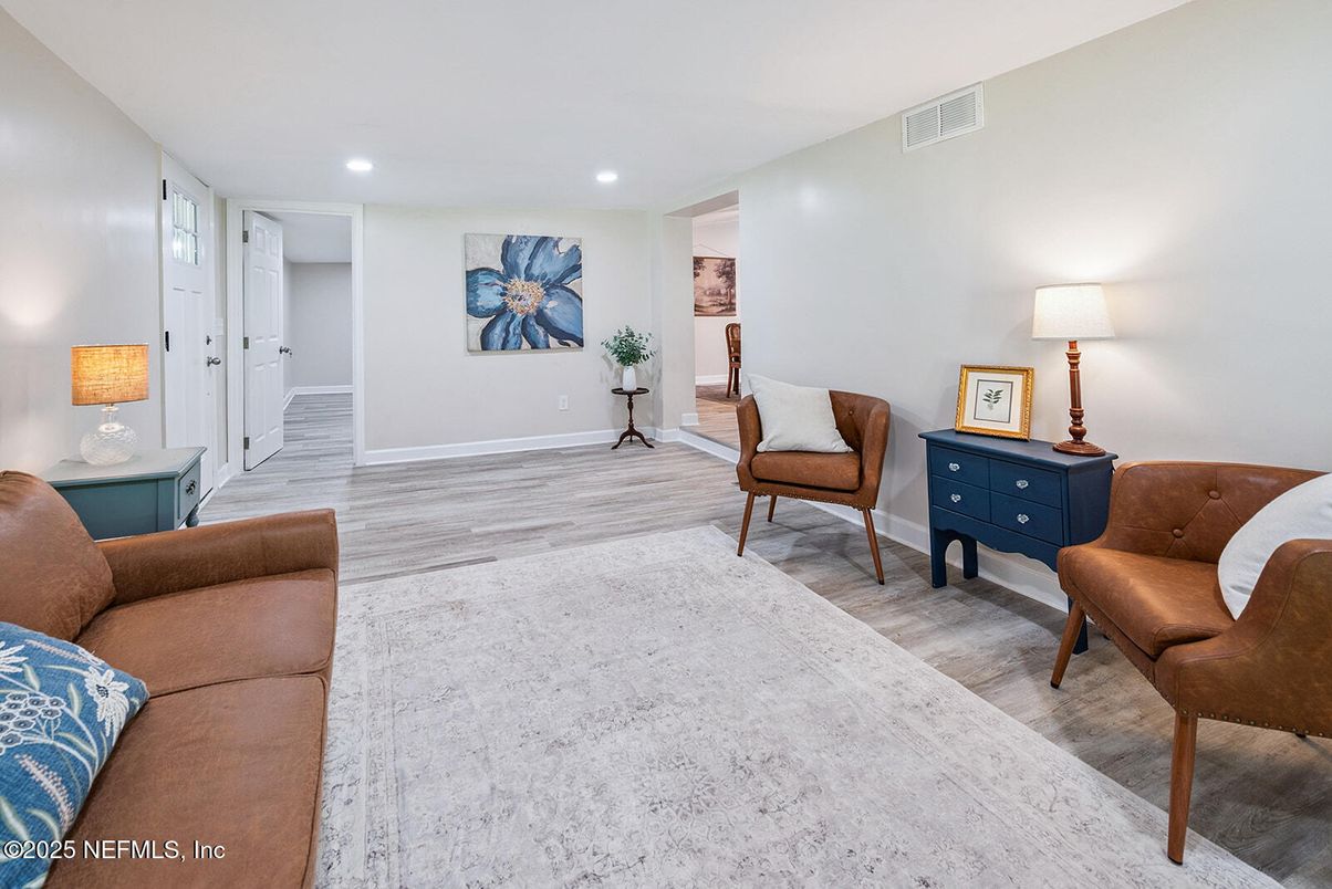 Interior, Living room, Recessed Lighting, Wood Texture Flooring