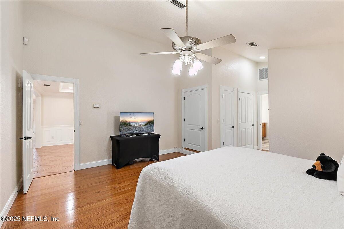 Bedroom, Interior, Recessed Lighting, Wood Texture Flooring