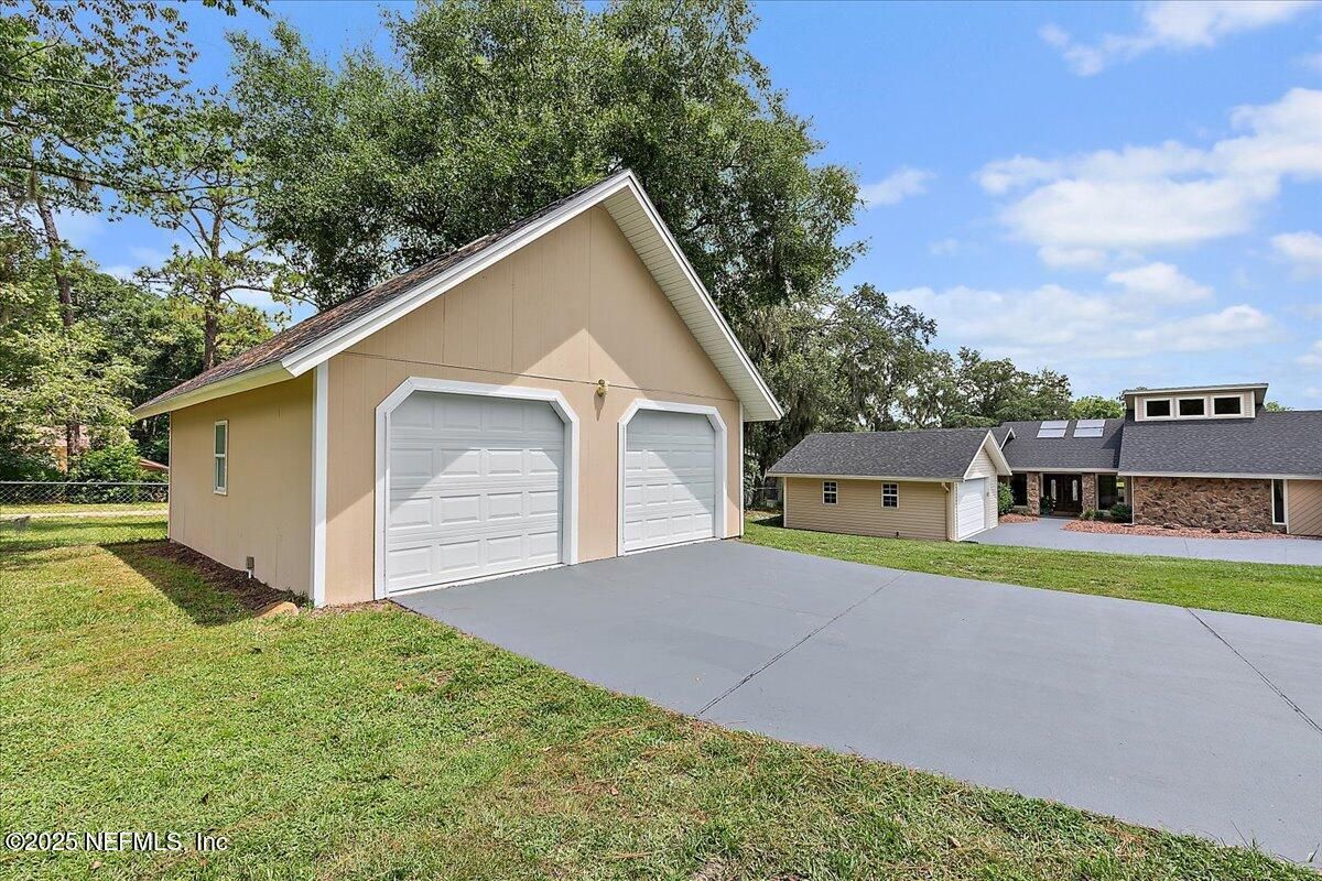 Detached Garage, Exterior