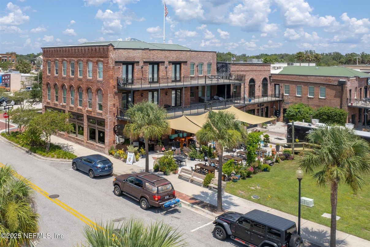 Exterior, Facade, Condo Building