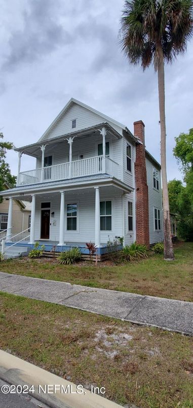 Exterior, Facade, Farmhouse