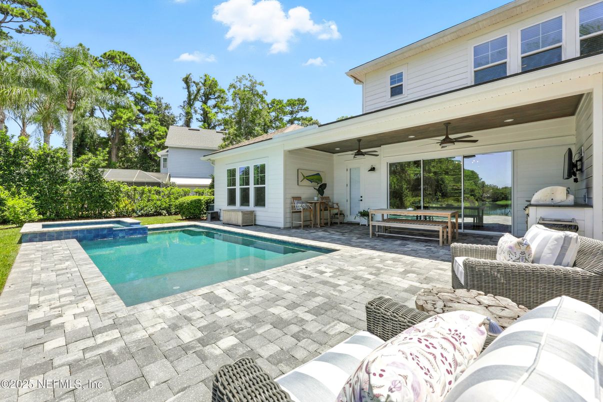 Exterior, Pool