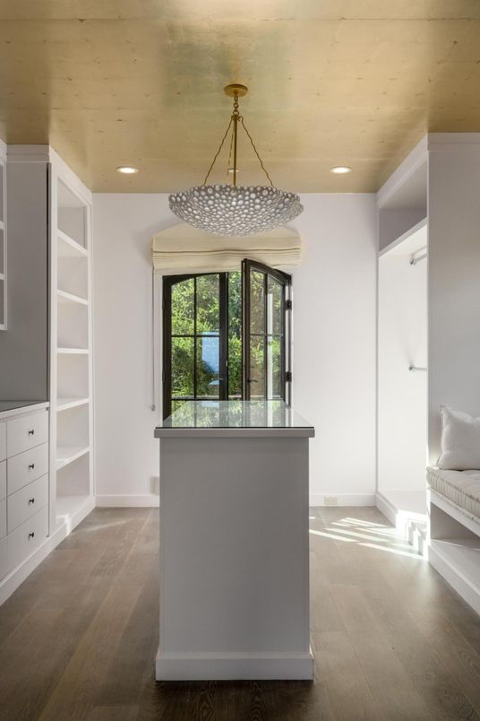 Chandelier, Interior, Recessed Lighting, Wood Texture Flooring