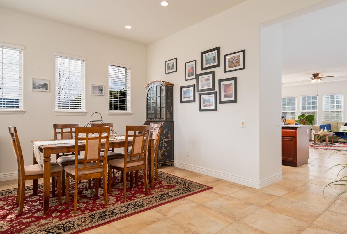 Dining room, Interior, Recessed Lighting