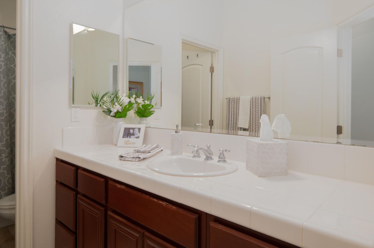 Bathroom, Interior, Tile Countertops