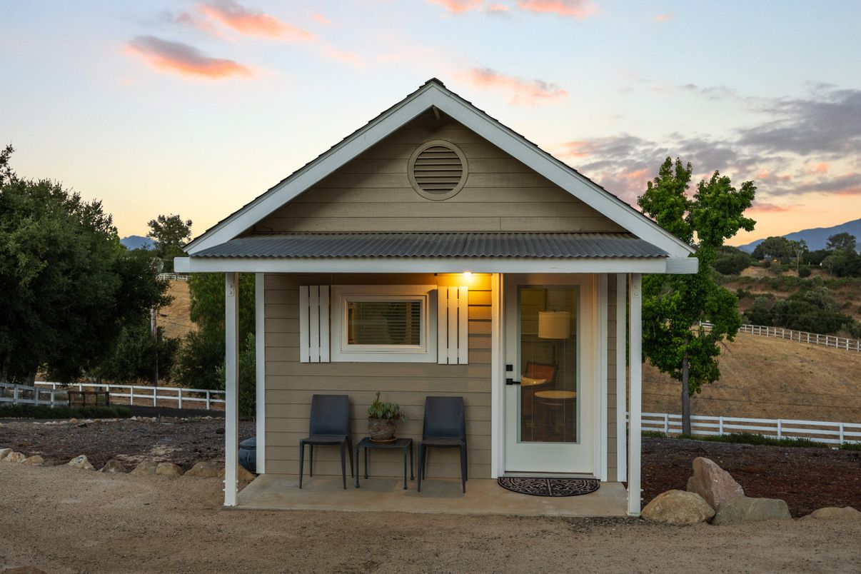 Exterior, Facade, None