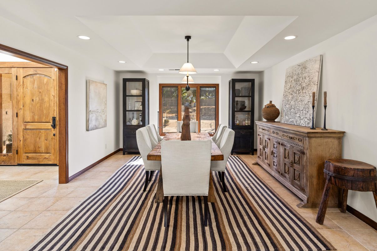 Dining room, Interior, Pendant Lights, Recessed Lighting