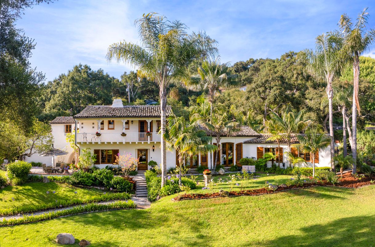 Backyard, Exterior, Facade, Mediterranean