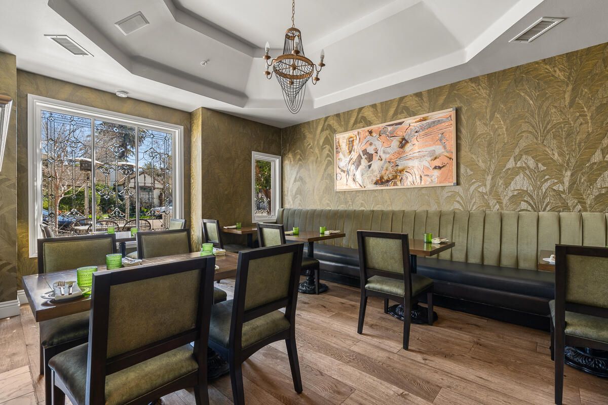 Chandelier, Dining room, Interior, Pendant Lights, Wood Texture Flooring