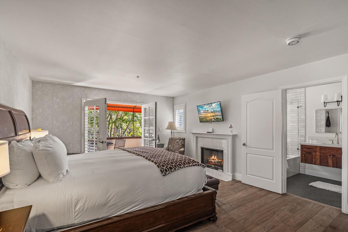 Bedroom, Fireplace, Interior, Wood Texture Flooring