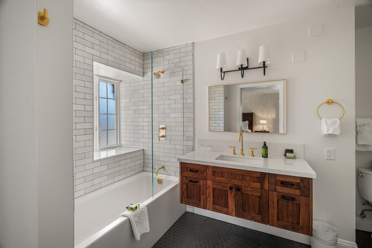 Bathroom, Dual Sink Vanities, Interior, Stone Walls