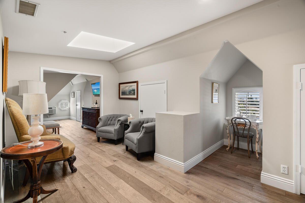 Dining room, Interior, Living room, Recessed Lighting, Wood Texture Flooring