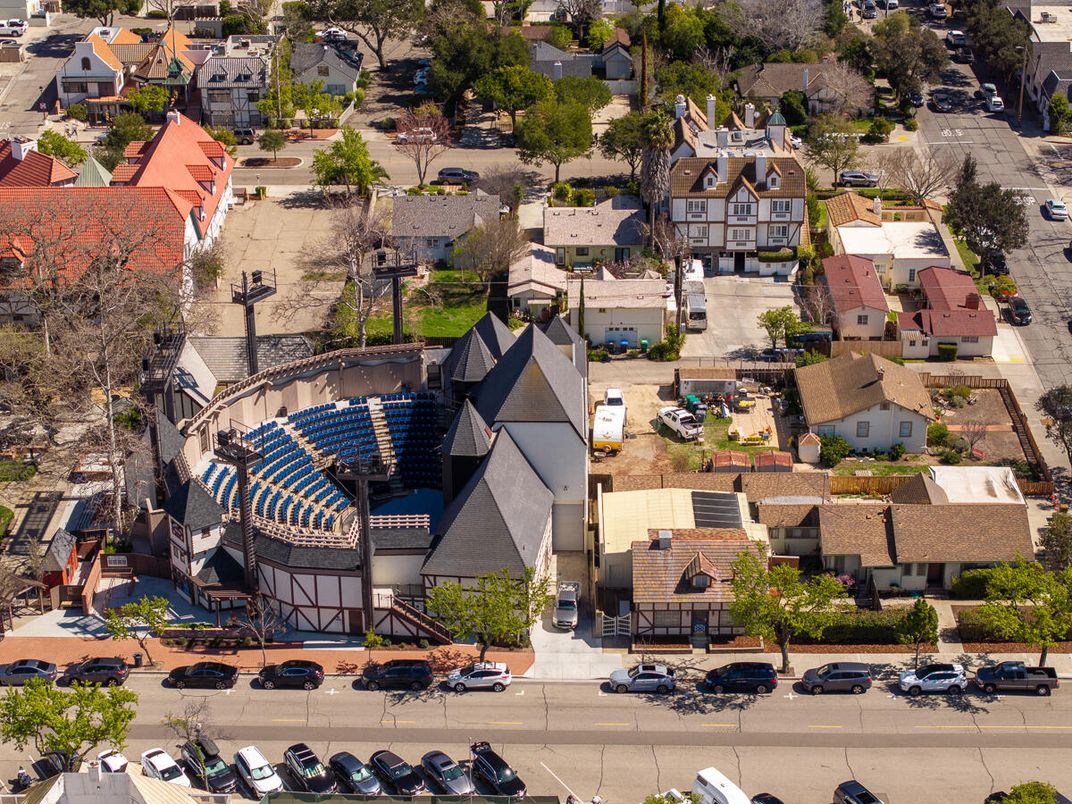Exterior, Drone