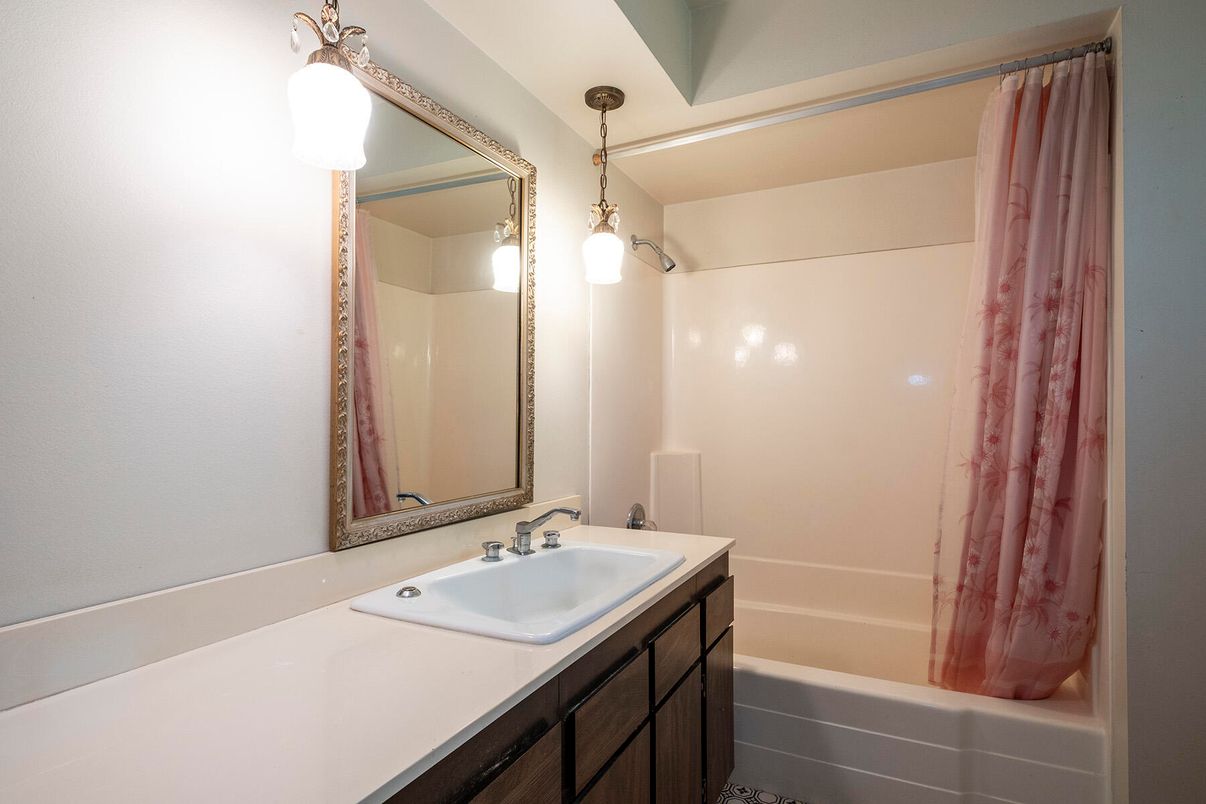 Bathroom, Interior, Pendant Lights