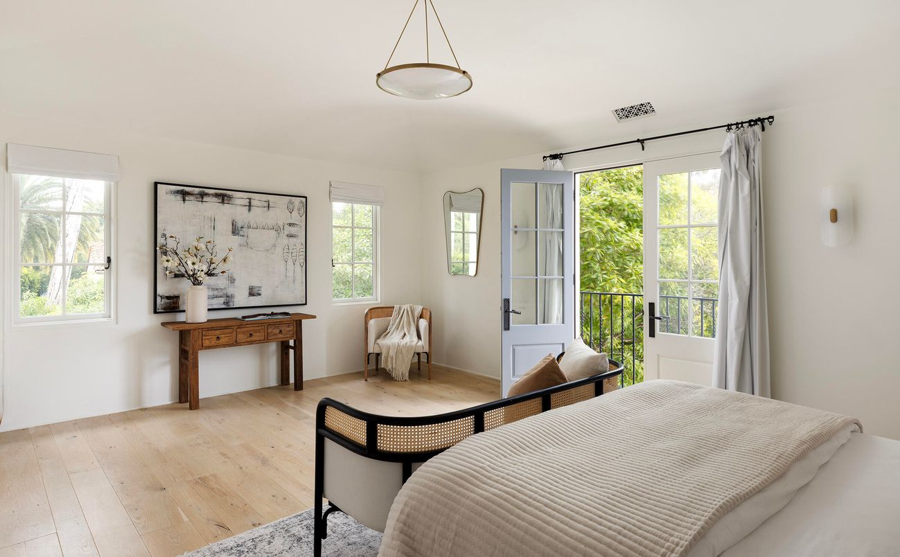 Bedroom, Interior, Pendant Lights, Wood Texture Flooring
