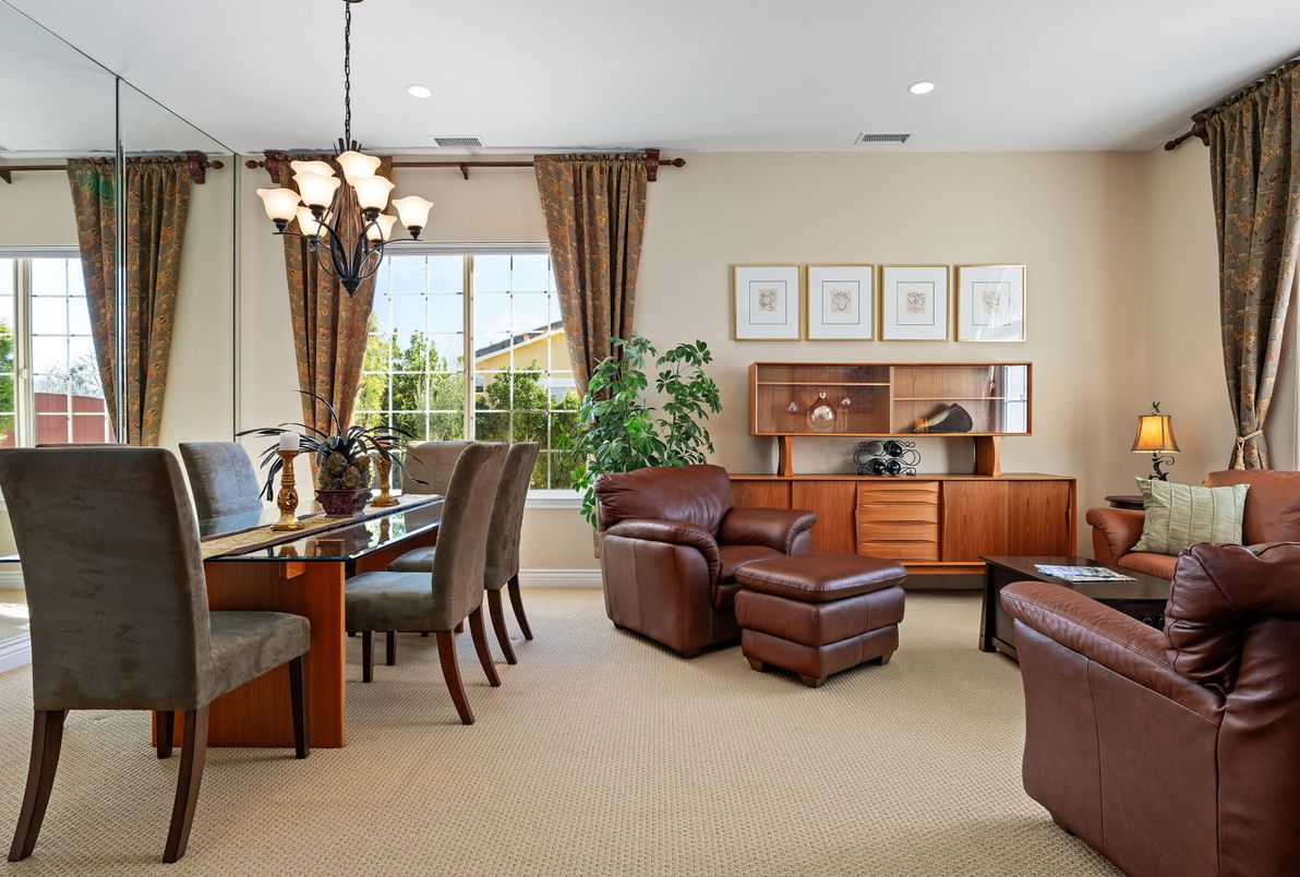 Chandelier, Dining room, Interior, Living room, Recessed Lighting