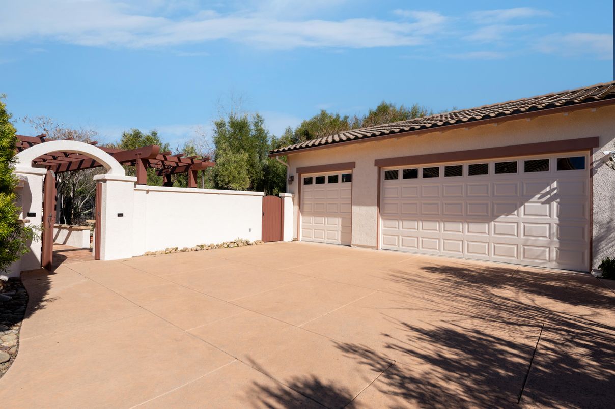 Detached Garage, Exterior