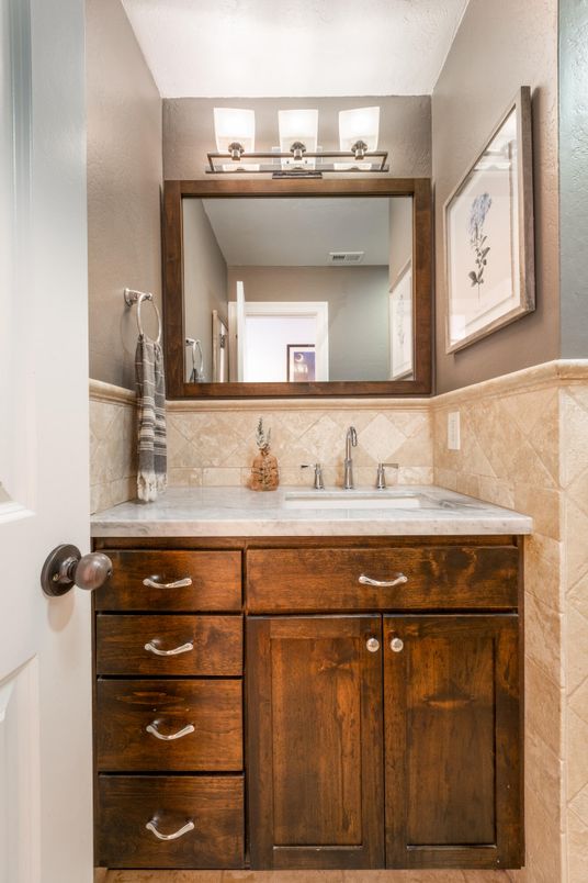 Bathroom, Dual Sink Vanities, Interior