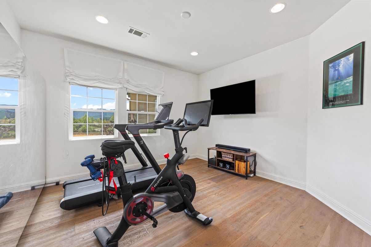 Fitness Equipment, Interior, Recessed Lighting, Wood Texture Flooring