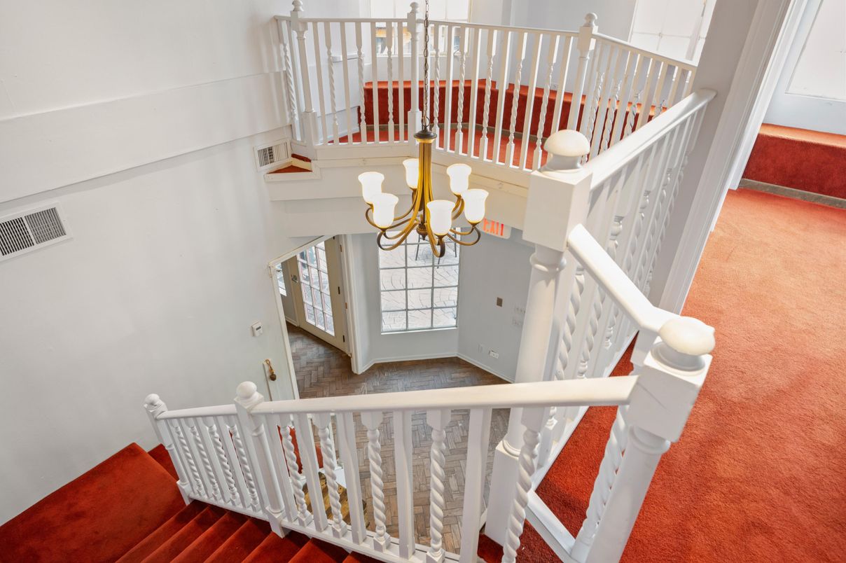 Chandelier, Interior