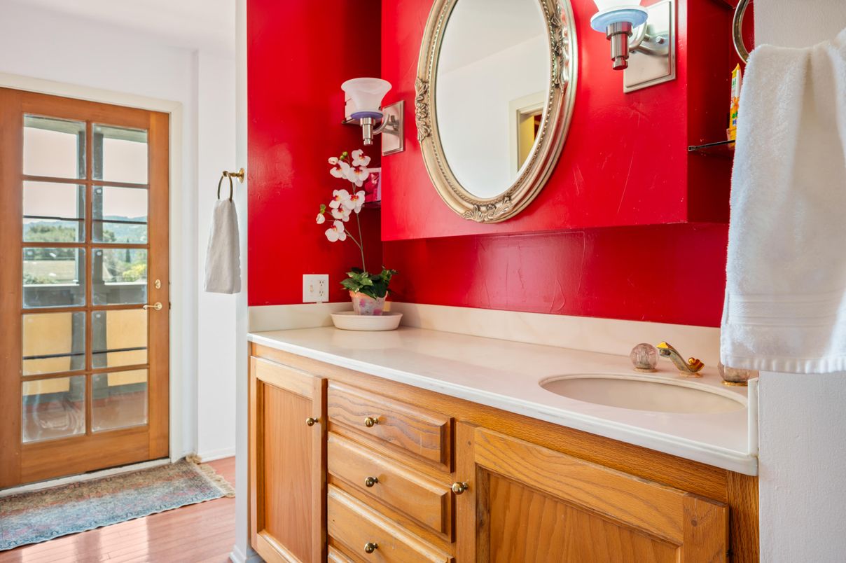 Bathroom, Dual Sink Vanities, Interior, Wood Texture Flooring