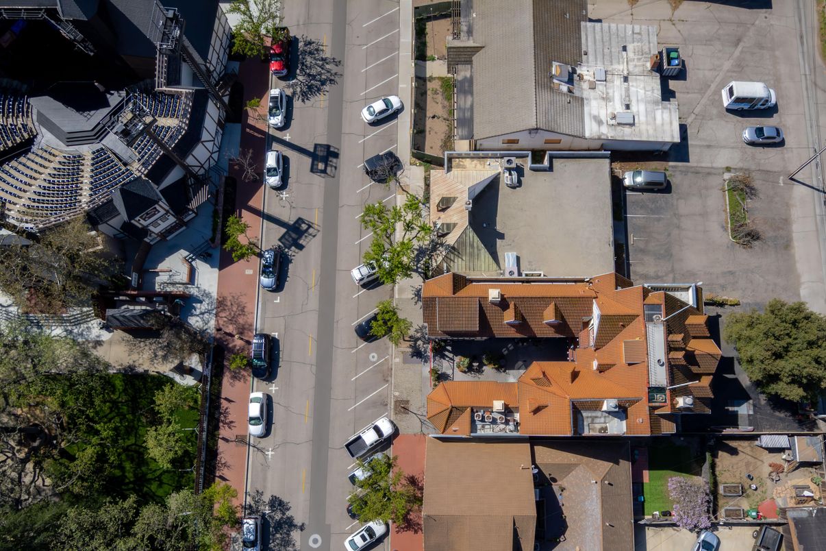 Exterior, Drone