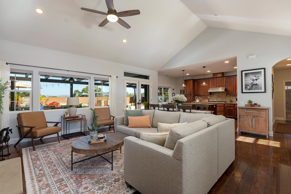 Dining room, Interior, Kitchen, Living room, Pendant Lights, Recessed Lighting, Stainless Steel Appliances, Wood Texture Flooring
