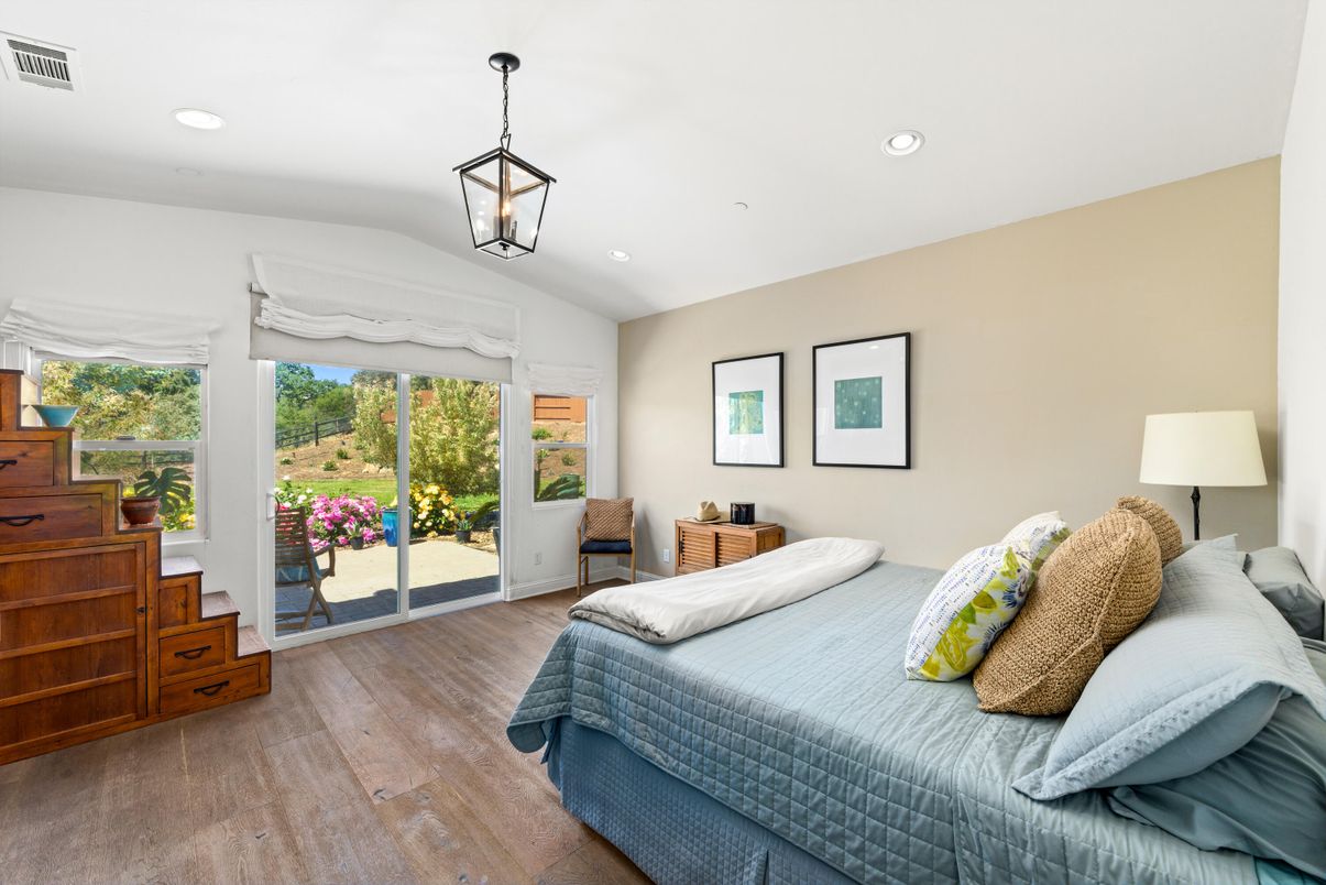Bedroom, Interior, Pendant Lights, Recessed Lighting