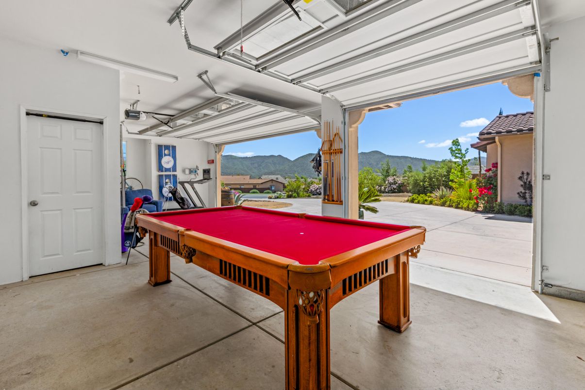 Billiard Table, Game Room, Interior