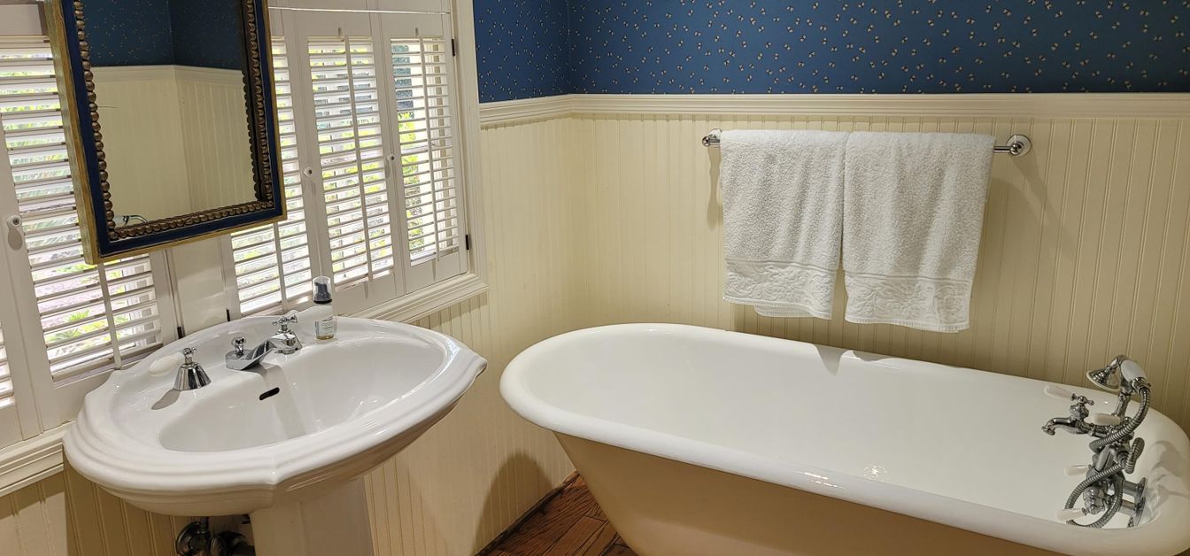 Bathroom, Free Standing Baths, Interior