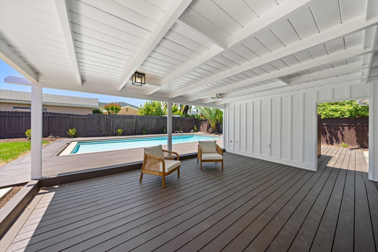 Exterior, Pool