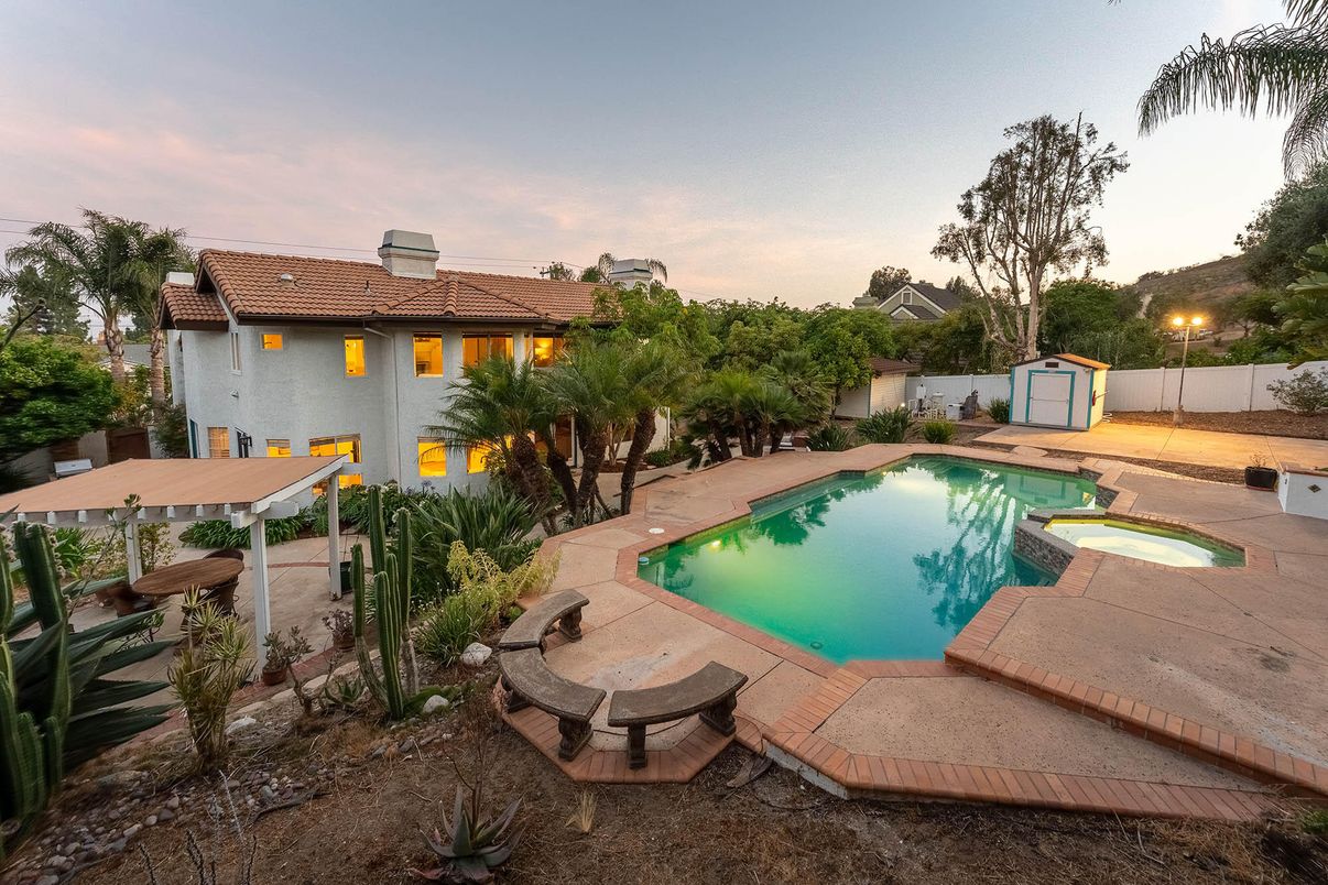 Exterior, Pool