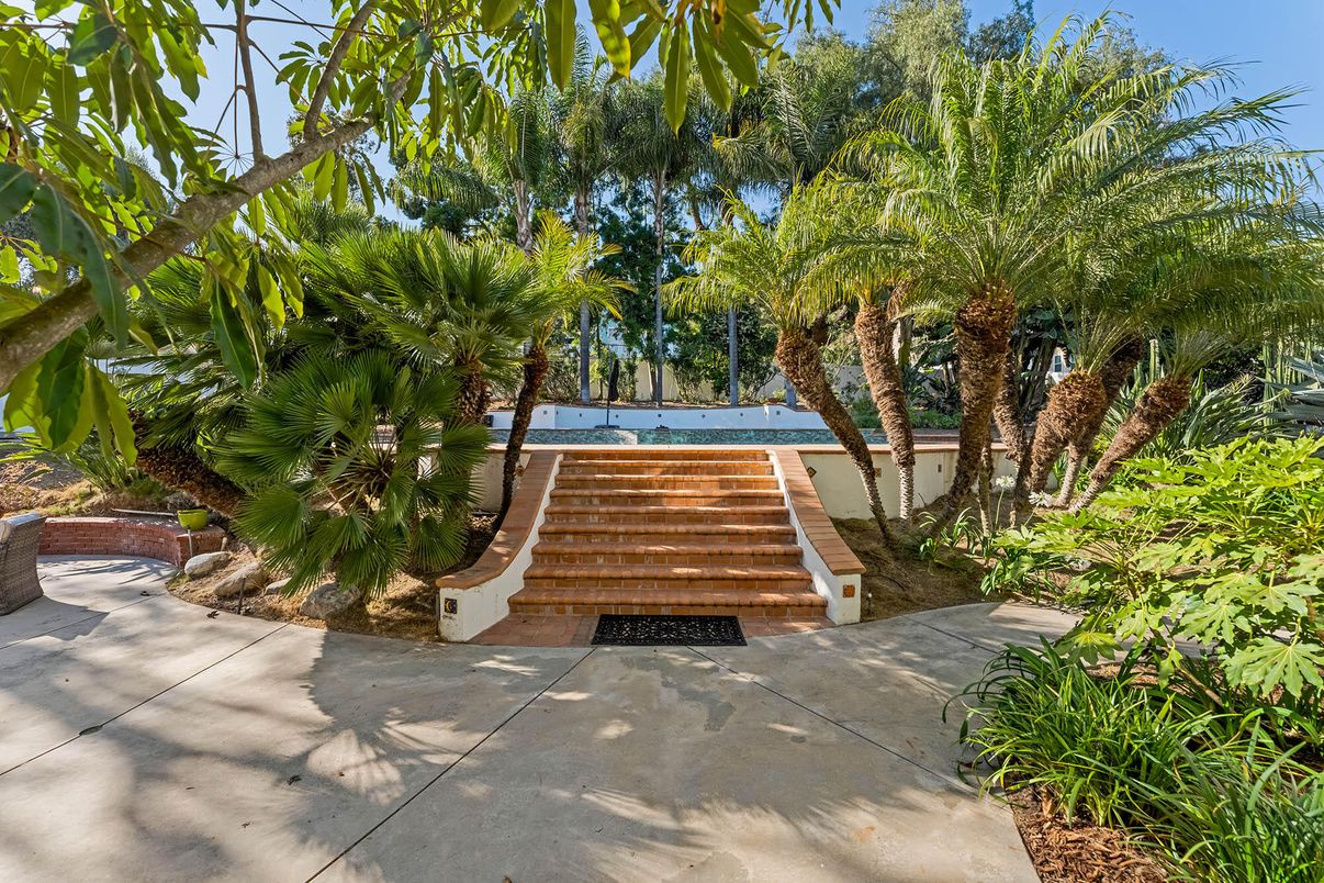 Exterior, Hot Tub