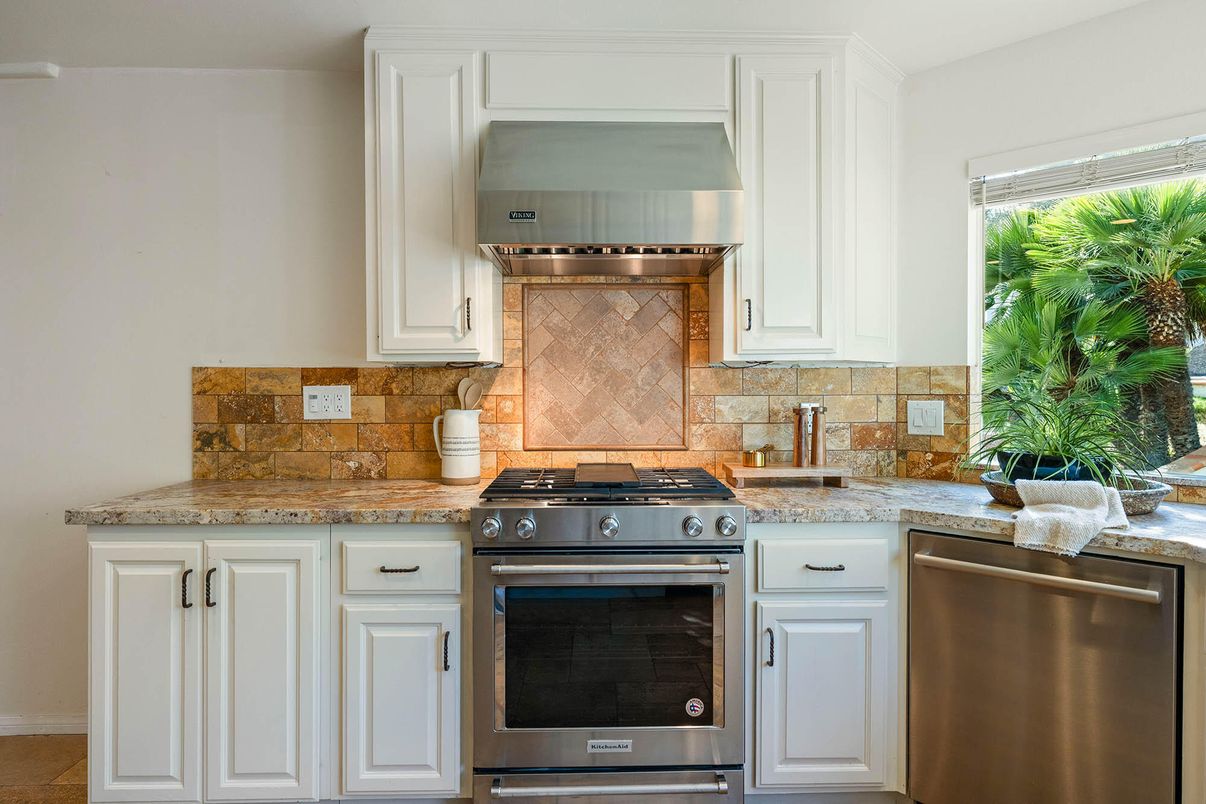 Interior, Kitchen, Stainless Steel Appliances