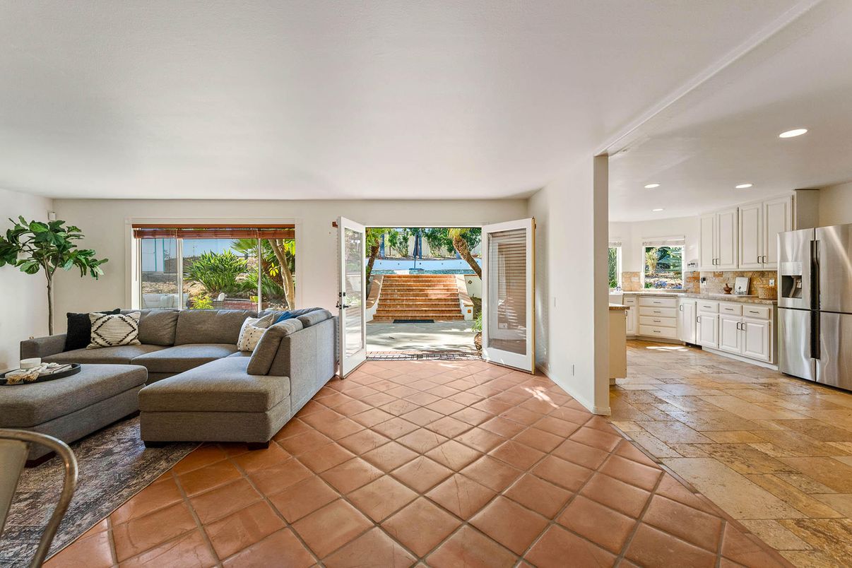 Interior, Kitchen, Living room, Recessed Lighting, Stainless Steel Appliances