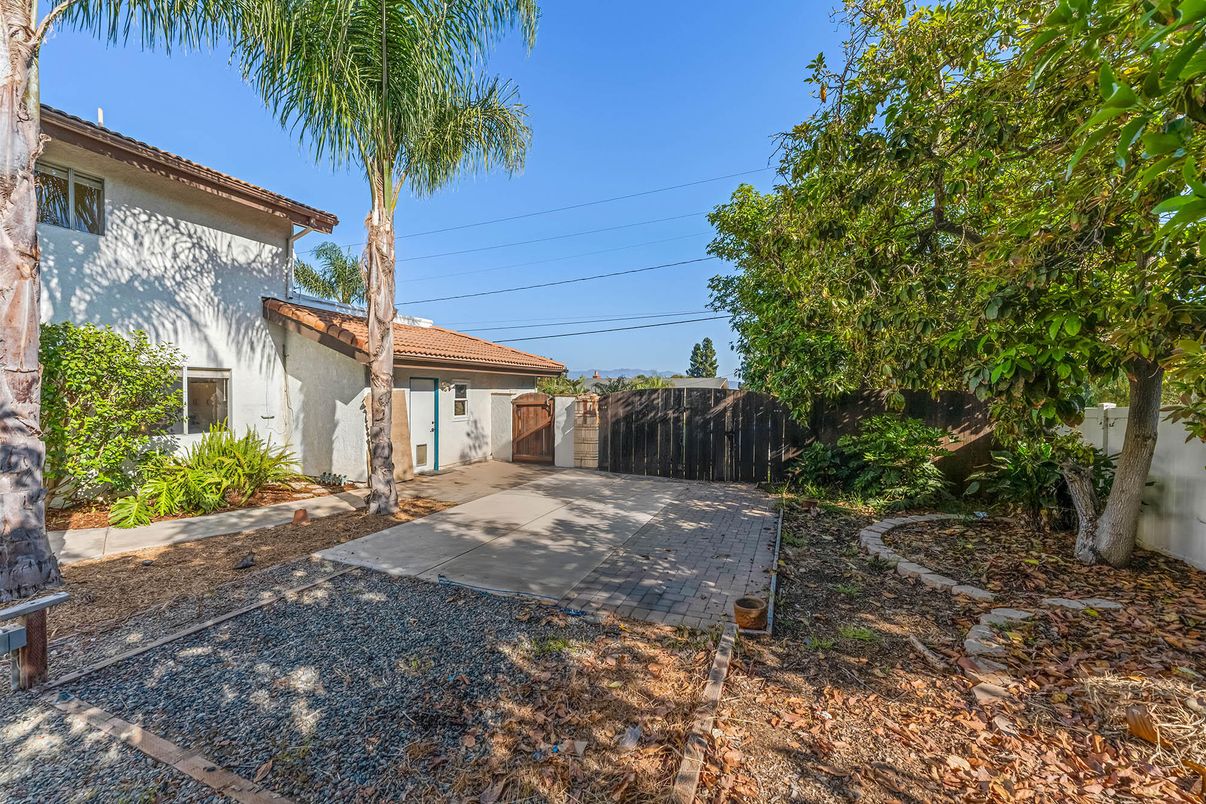 Backyard, Exterior