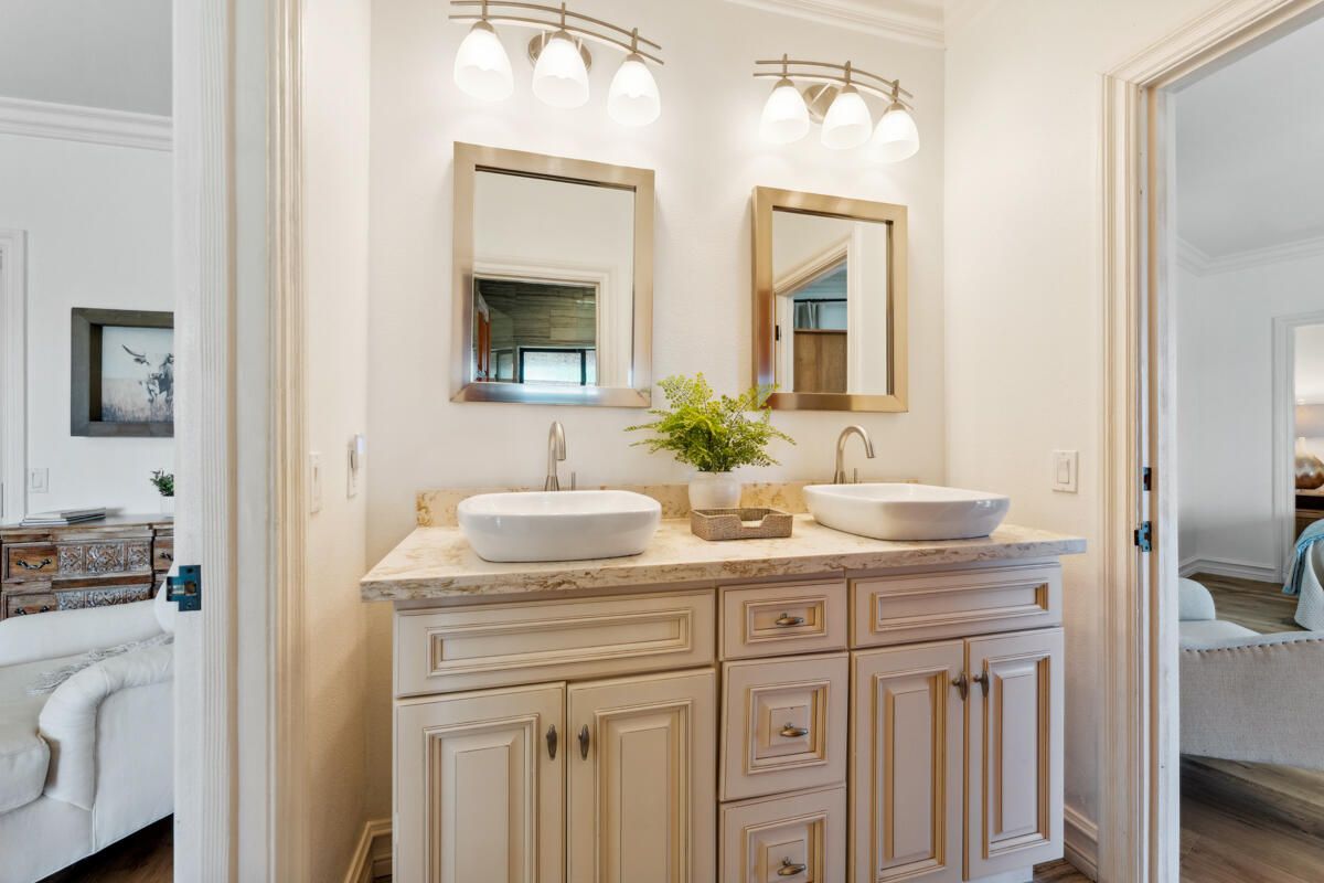 Bathroom, Dual Sink Vanities, Interior, Wood Texture Flooring