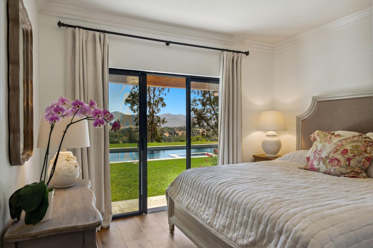 Bedroom, Interior, Water, Wood Texture Flooring