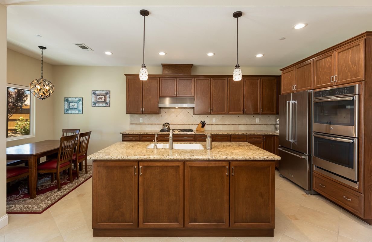 Dining room, Interior, Kitchen, Pendant Lights, Recessed Lighting, Stainless Steel Appliances