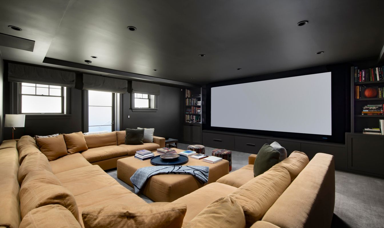 Interior, Projection Screen, Recessed Lighting, Theatre Room