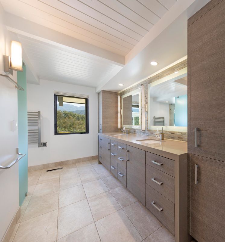 Bathroom, Dual Sink Vanities, Interior, Recessed Lighting