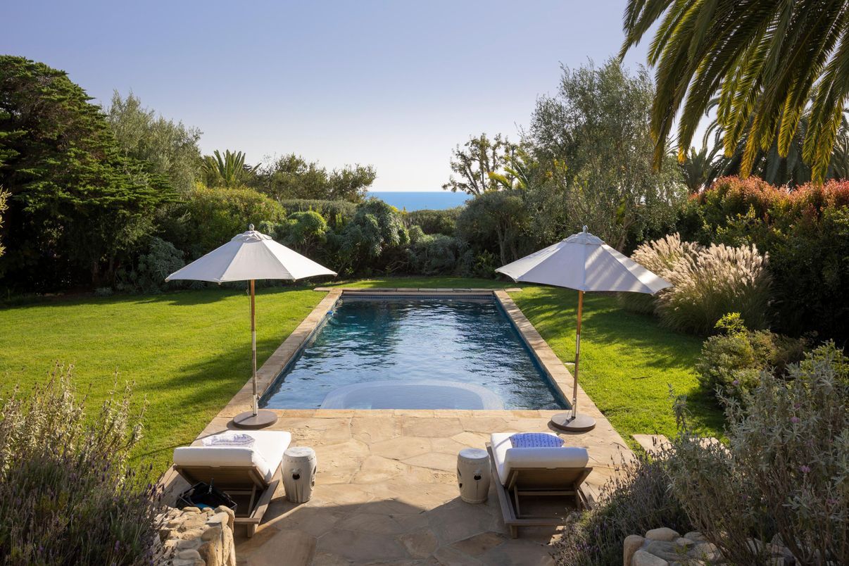 Exterior, Pool, Water