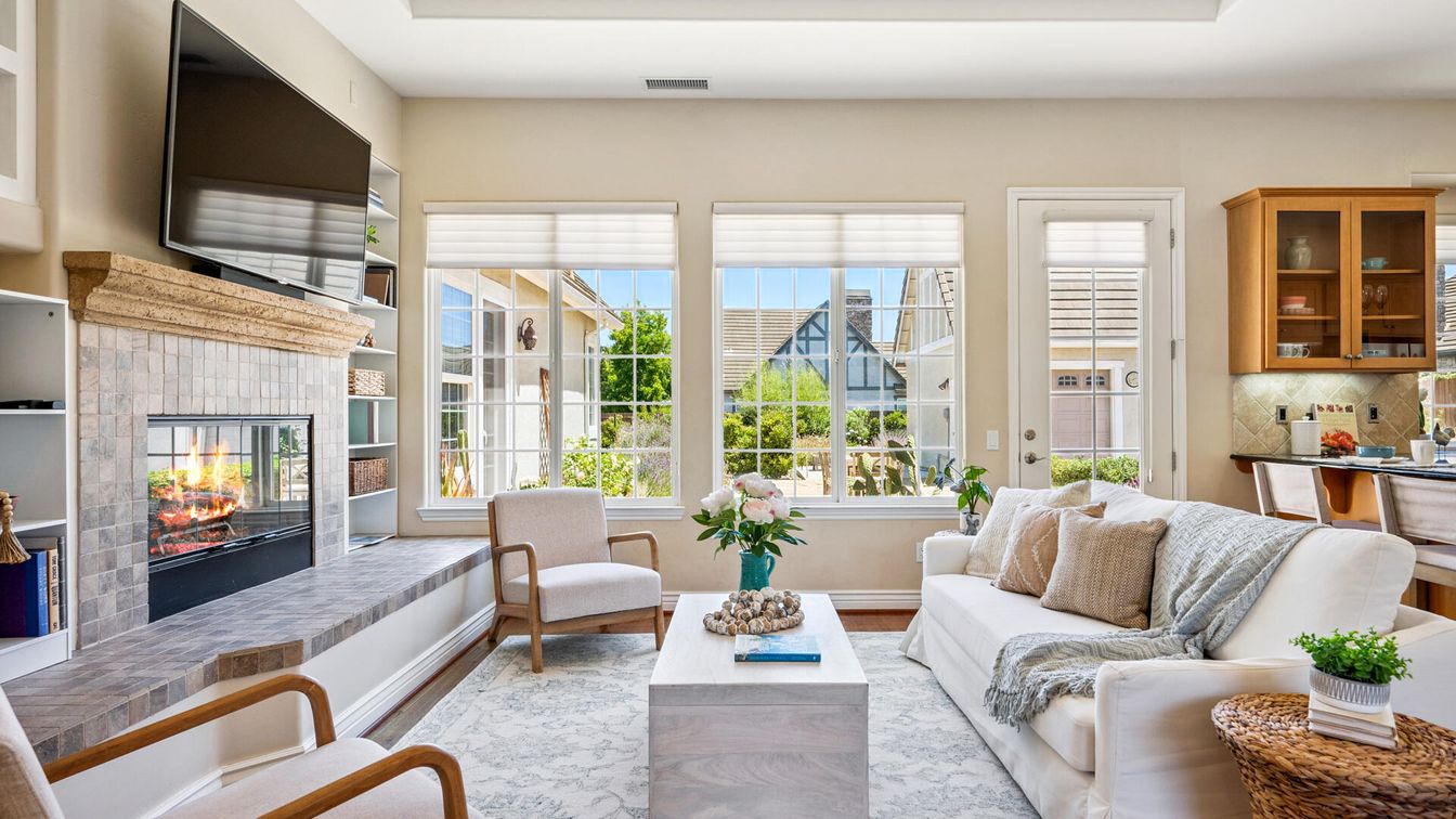 Fireplace, Interior, Living room